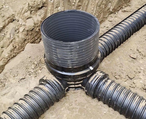 怎么把室內的排水管接入塑料檢查井？